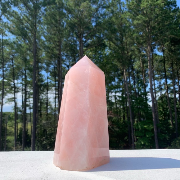 3Lb Rose Quartz Tower - Picture 3 of 8